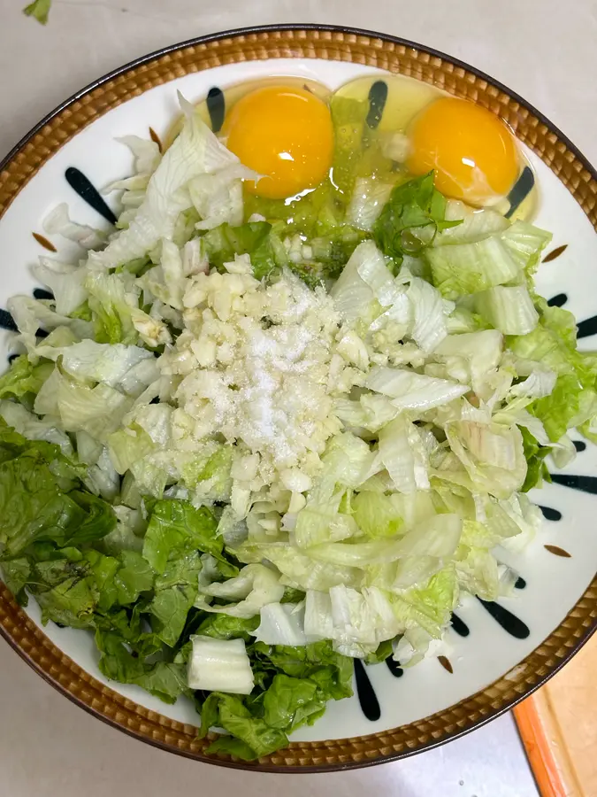 Lettuce omelet â€“ a delicious taste  during the fat loss period step 0