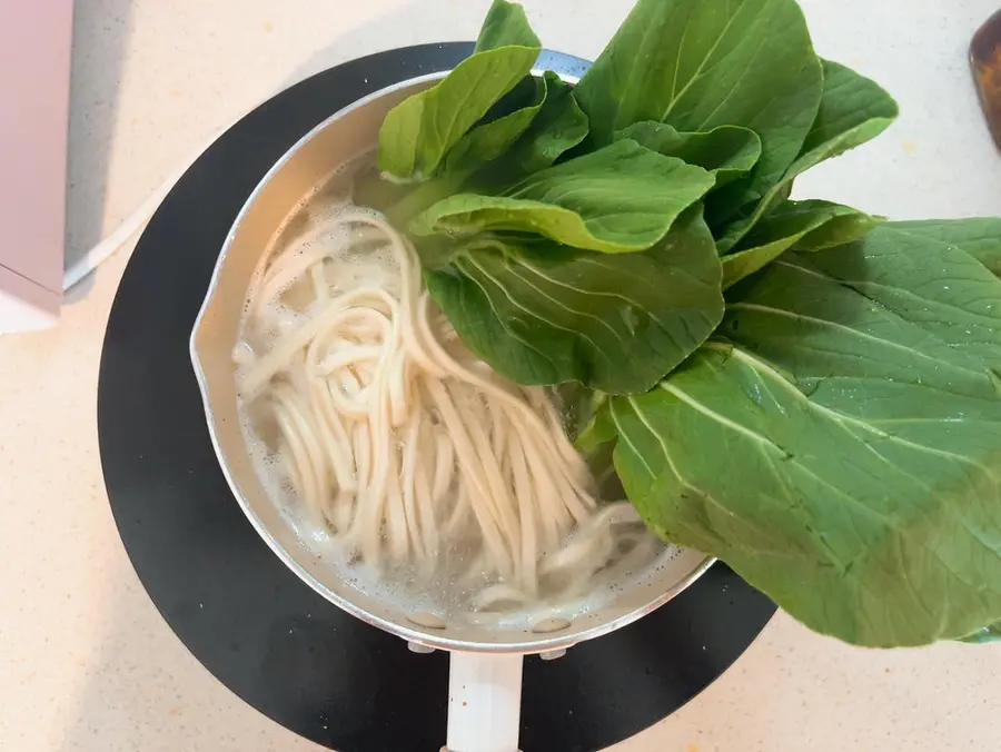 Noodles with scallion oil (lazy breakfast) step 0