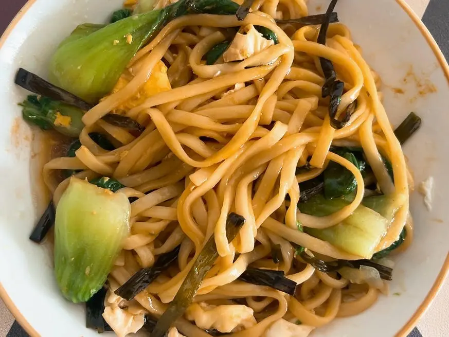 Noodles with scallion oil (lazy breakfast)