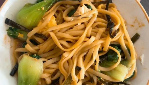 Noodles with scallion oil (lazy breakfast)