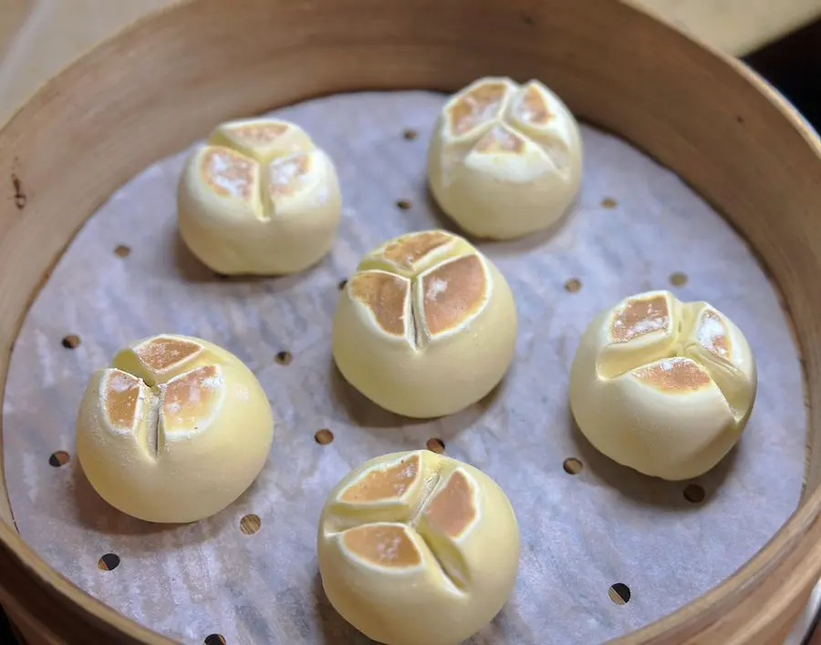 Flowering custard steamed buns step 0