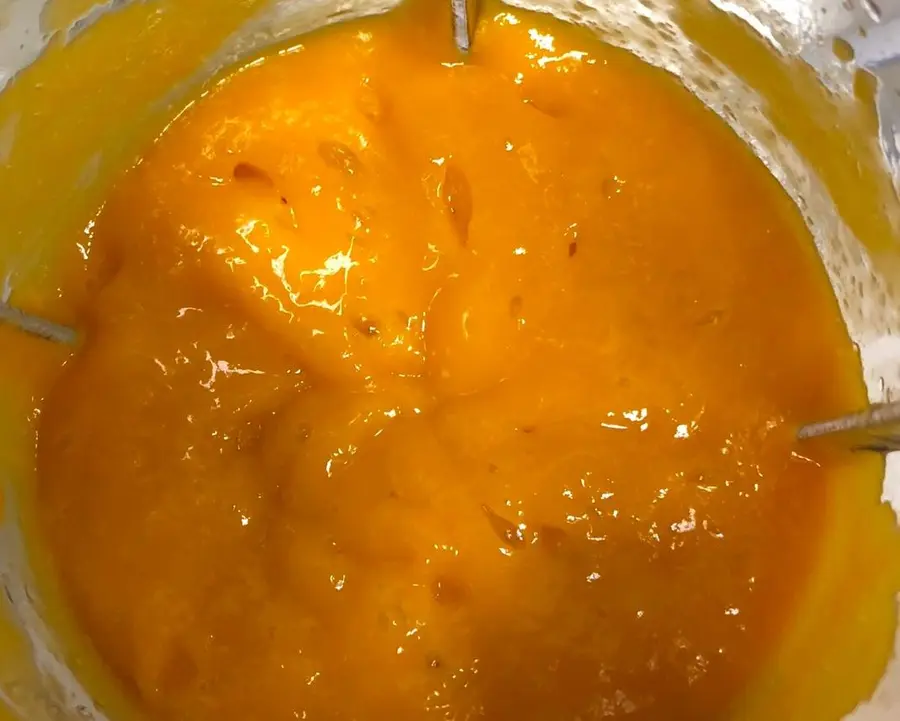 Hong Kong-style dessert - poplar manna (mango sago dew) with mango flower cutting method step 0