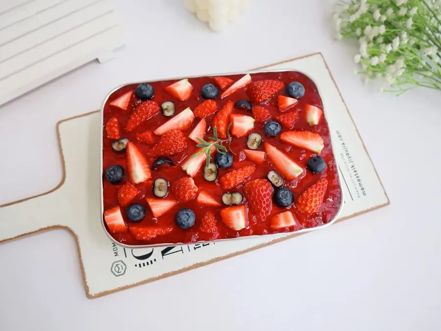 The oven-free â—ï¸ giant berry tiramisu â—ï¸ is in love with one bite step 0