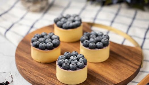 Exquisite afternoon tea! Blueberry cheese tart!