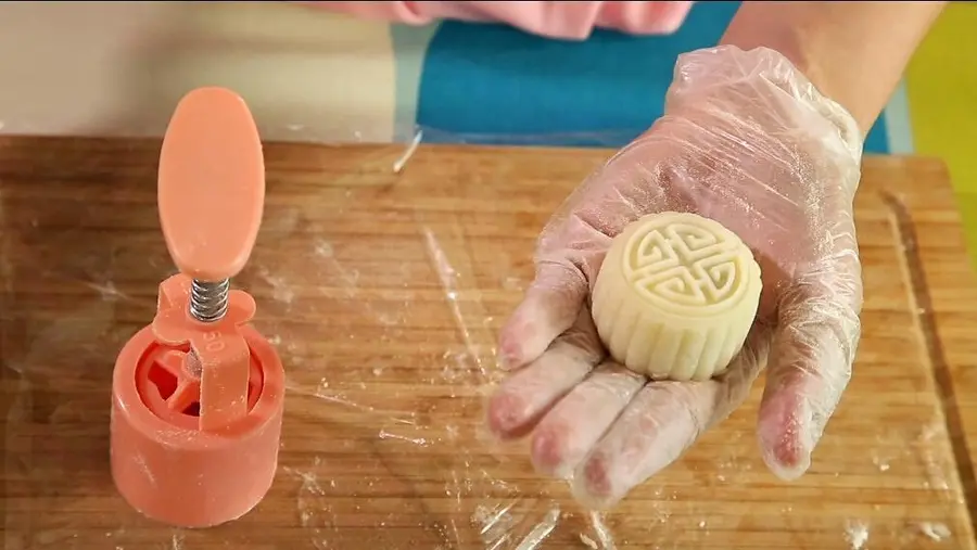 Tinrry Afternoon Tea Mooncakes (Custard Filling) step 0