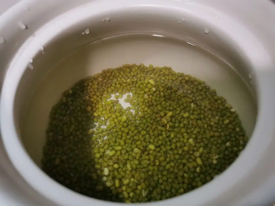 Mung bean soup (grains blooming, soft glutinous quicksand, super fire-saving ) step 0