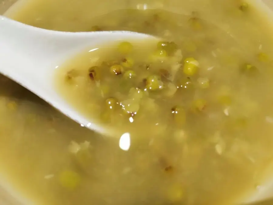 Mung bean soup (grains blooming, soft glutinous quicksand, super fire-saving ) step 0