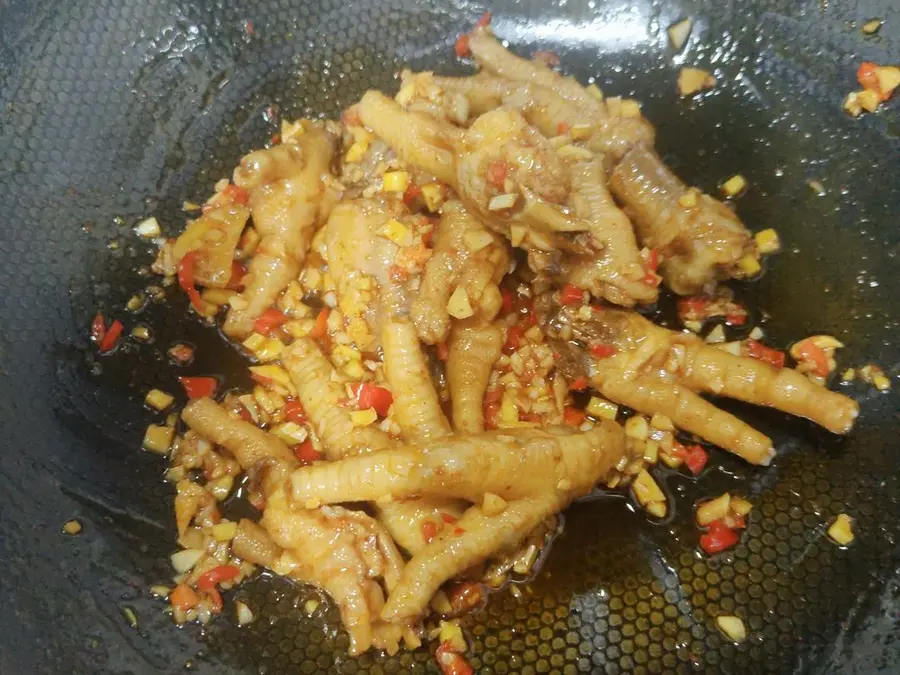 Garlic chicken feet for a late-night snack step 0