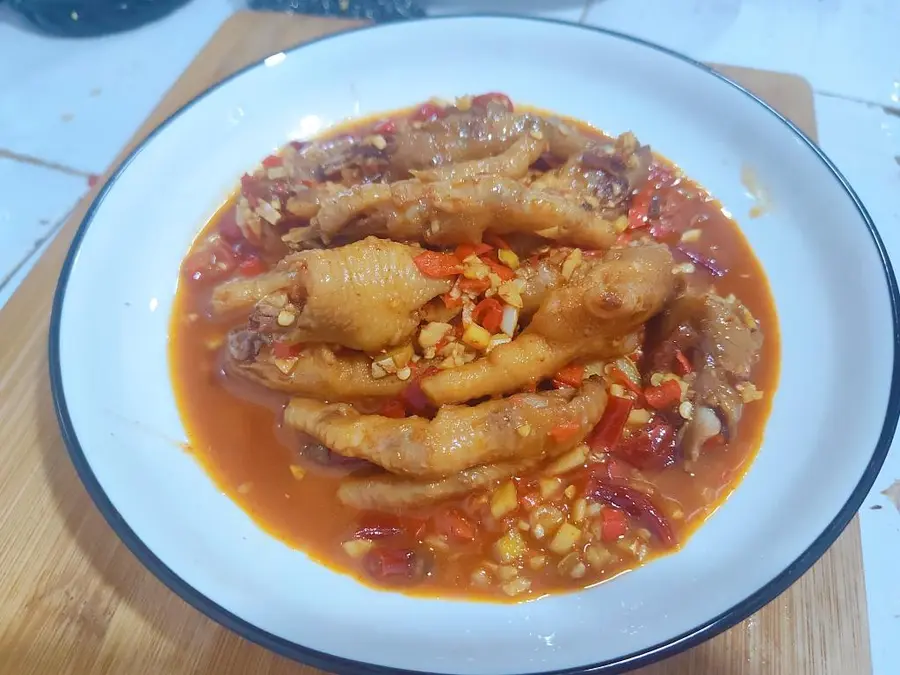 Garlic chicken feet for a late-night snack step 0