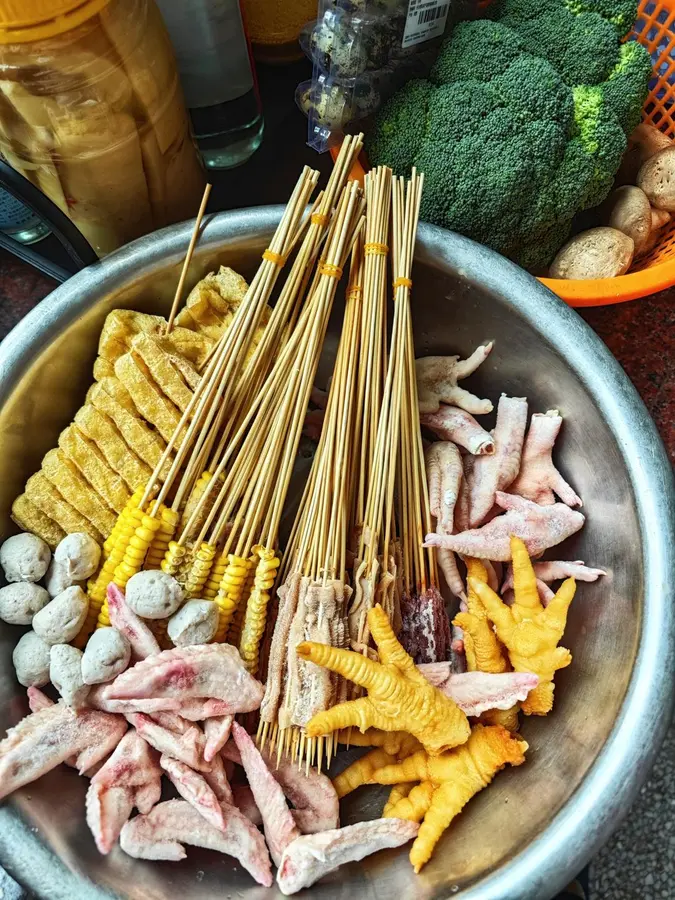 Bowl chicken, bowl bowl chicken, bowl chicken for one yuan and one string!! step 0