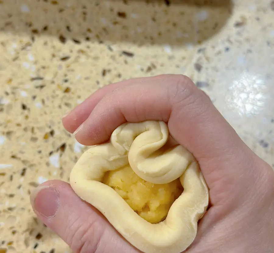 Apple steamed buns step 0