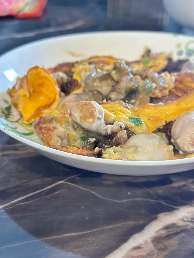 If you have your hands, you will have an oyster omelette that Fujian people love to eat step 0