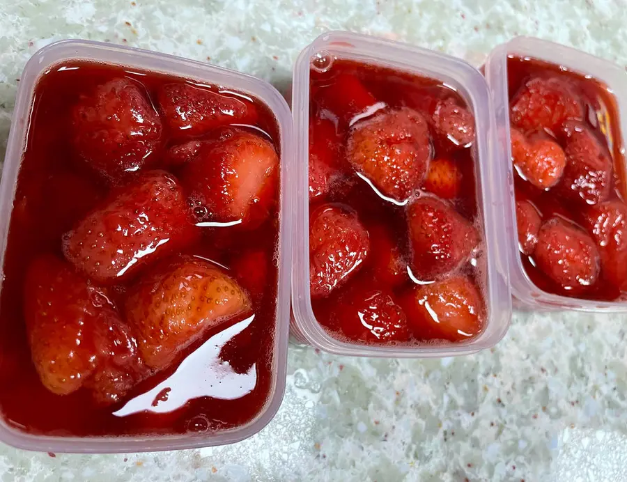 Frozen strawberries (snack) step 0