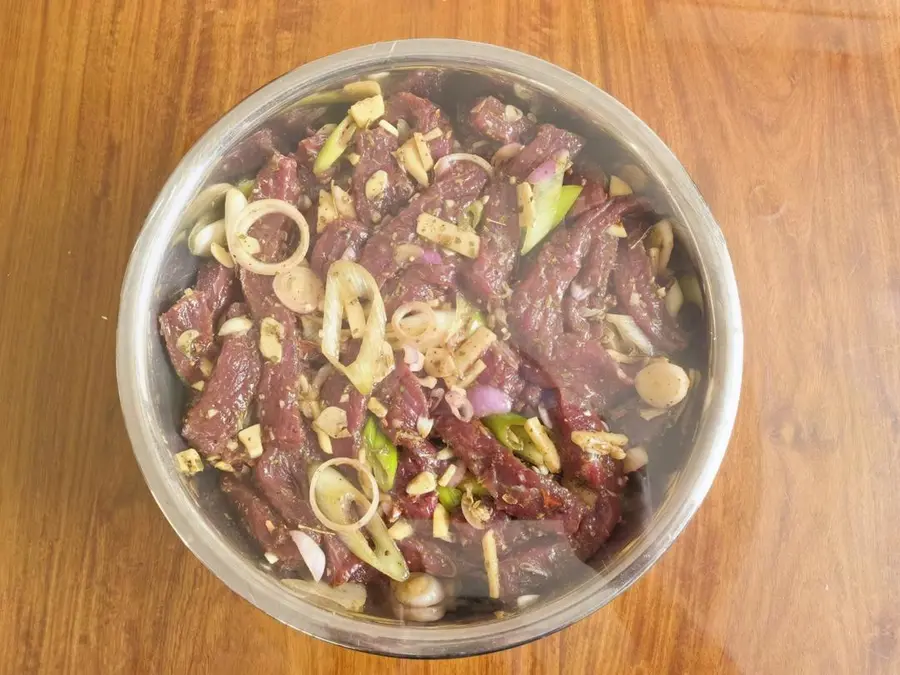 Pulled beef â€“ air-dried beef step 0