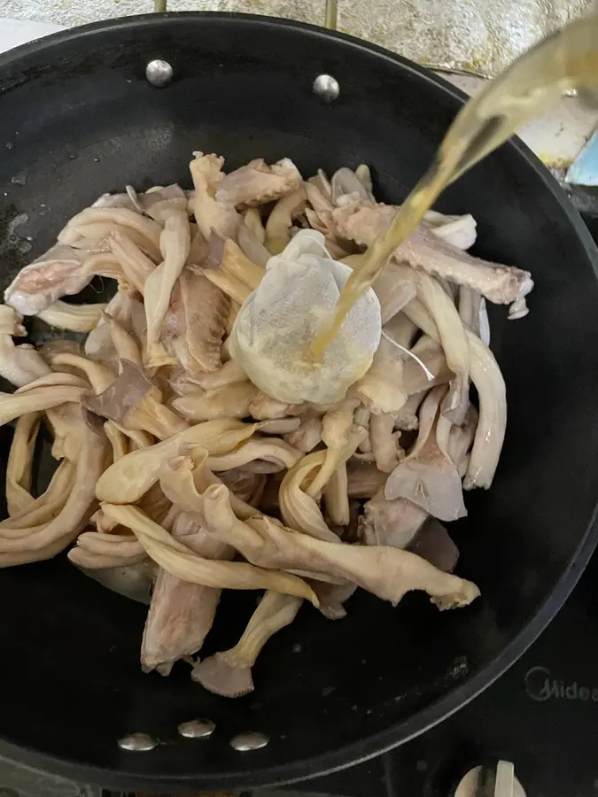 A perfect replica of the duck neck recipe step 0