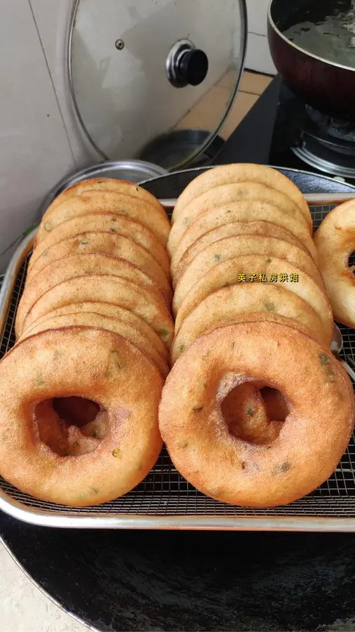 Wuhan snack fried noodle nest step 0