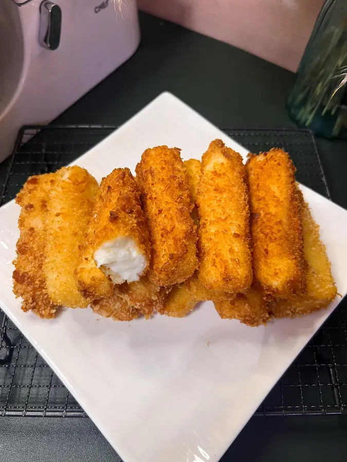 Crunchy breadcrumbs, crispy crust, fried fresh milk