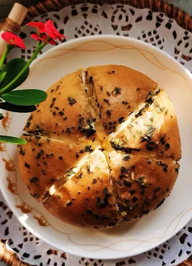 [Crispy on the outside and soft on the inside, salty and fragrant] garlic cheese bun step 0