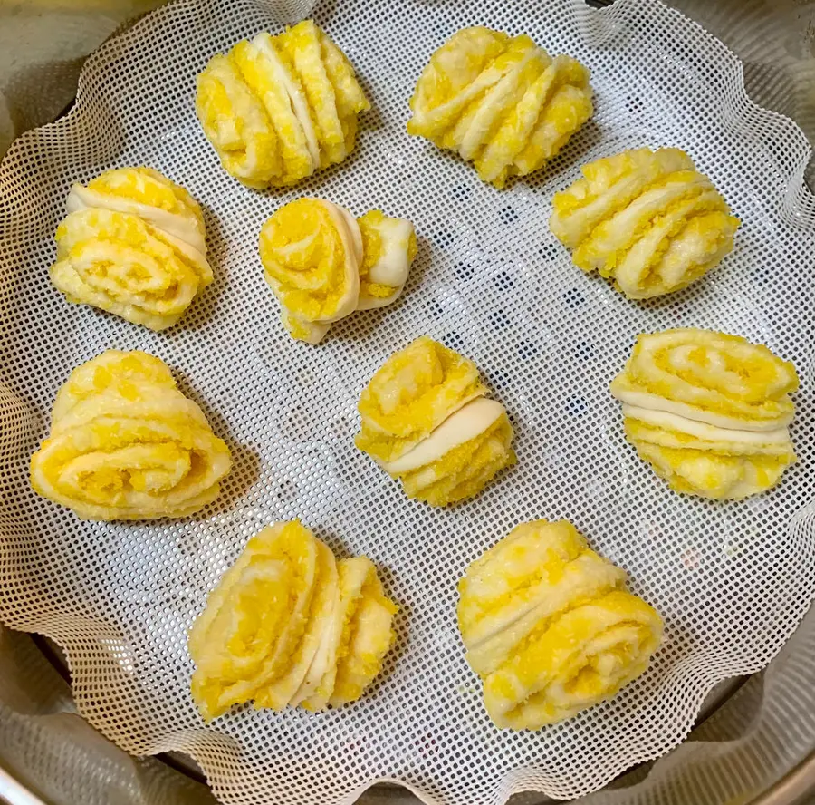 Coconut flower rolls from childhood memories step 0