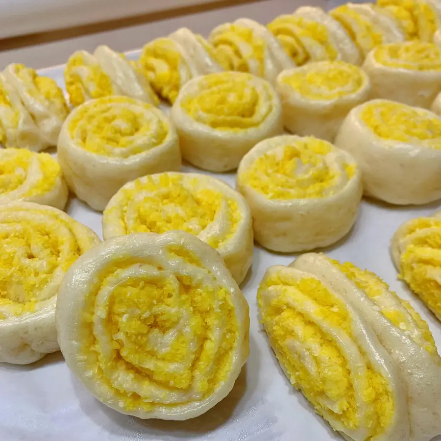 Coconut flower rolls from childhood memories step 0