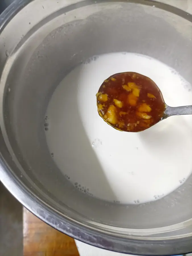 Caramel water chestnut cake (raw and cooked pulp). step 0