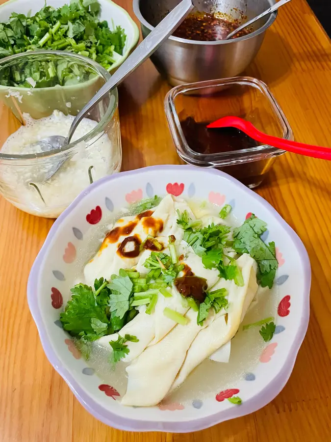 Northeast snack: chicken soup and tofu skewers step 0