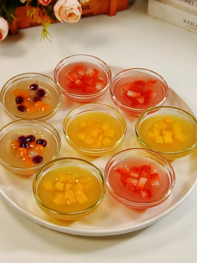 Homemade Cantonese snacks, multi-flavored, crystal bowl cakes, sweet and delicious step 0