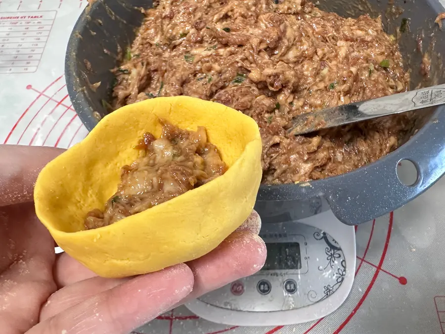 Shanghai local snacks: rice melon cake / pumpkin cake / pumpkin cake step 0