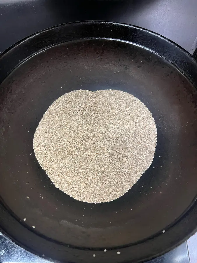 Homemade tahini (consumes natural gray white sesame seeds) step 0