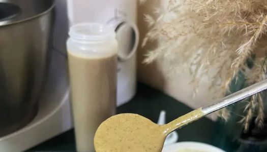 Homemade tahini (consumes natural gray white sesame seeds)