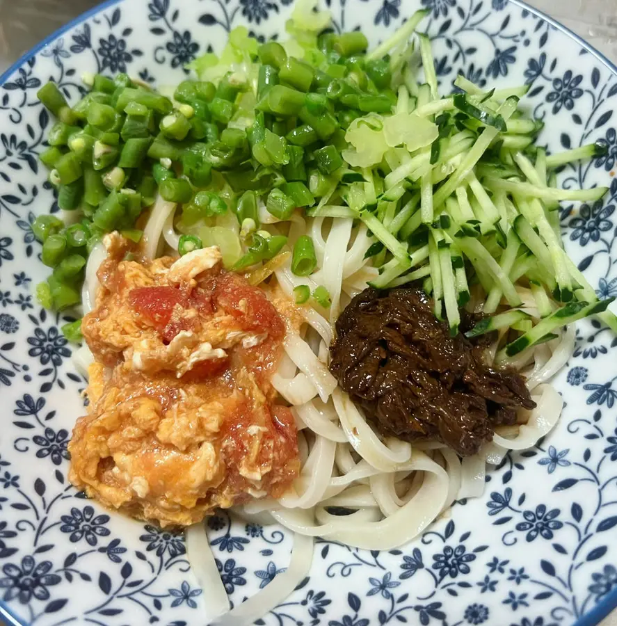 Old Beijing Tomato Egg Beat Lo Mein / Soy Sauce Egg Noodles (From Snacks to Large Hand-Rolled Noodles) step 0