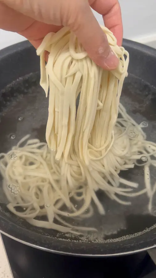 Old Beijing Tomato Egg Beat Lo Mein / Soy Sauce Egg Noodles (From Snacks to Large Hand-Rolled Noodles) step 0