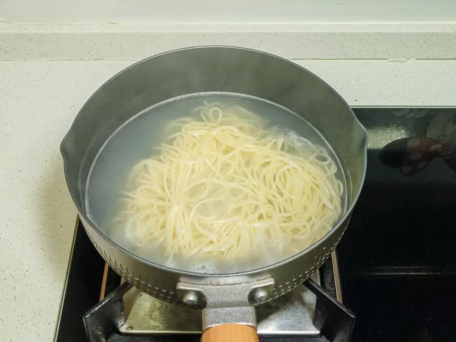 Can't get enough mashed potatoes and noodles , noodles staple food, Kuaishou lunch and dinner step 0