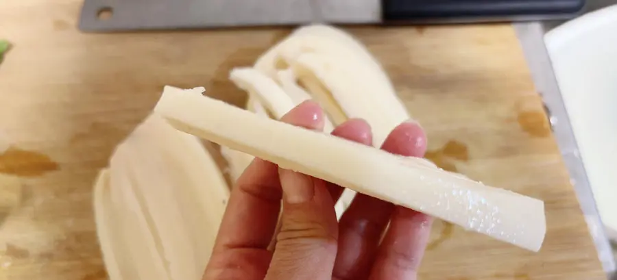 No section of lotus root can walk out of Hubei alive - Hubei famous dish spicy and fragrant [dry stir-fried lotus root] [home cooking series 10] step 0