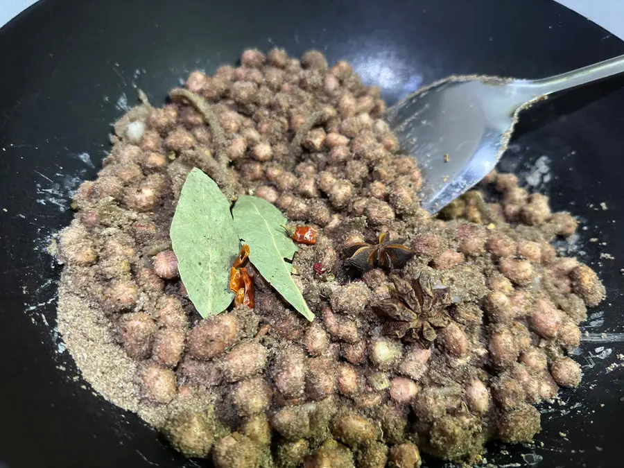 Spiced fried peanuts (oil-free version) step 0