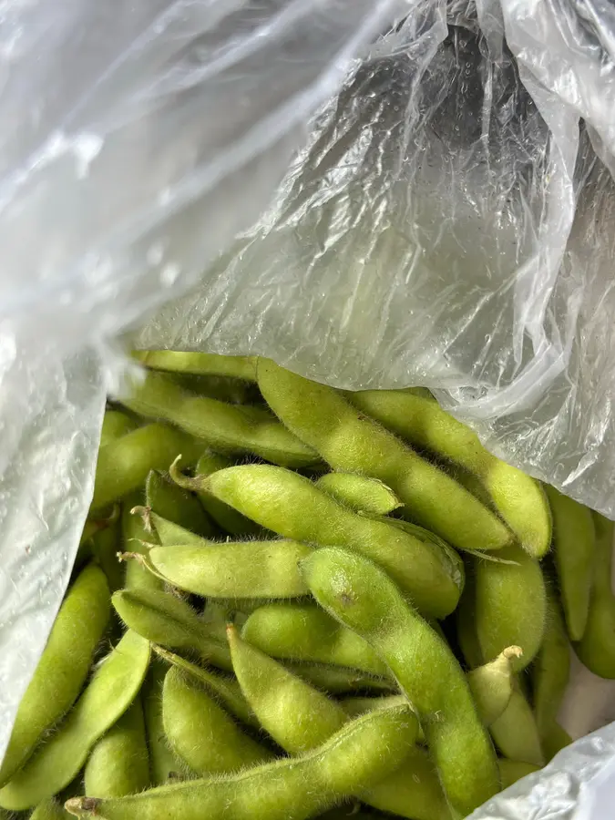 Spiced edamame as a snack in summer step 0