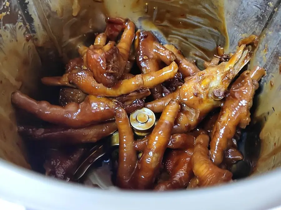 Spicy chicken feet step 0