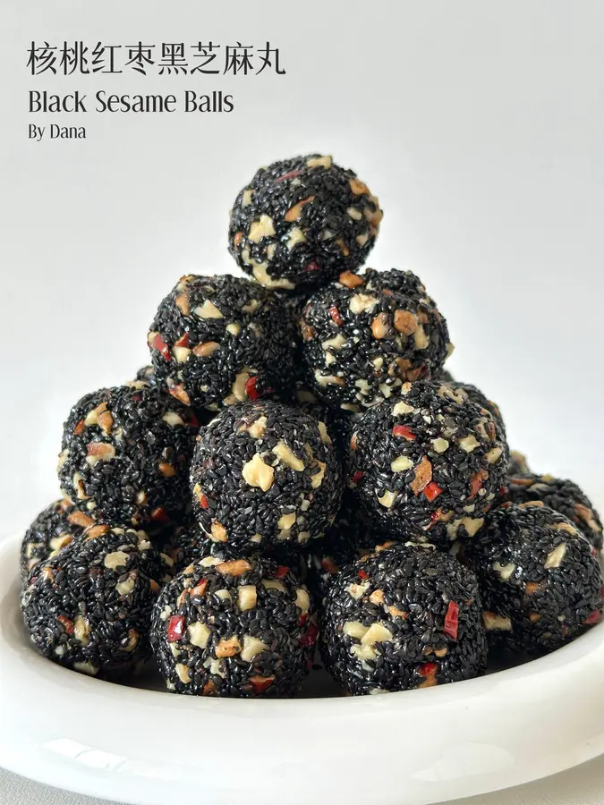 New Year's snacks: walnut, red dates, honey, sesame balls