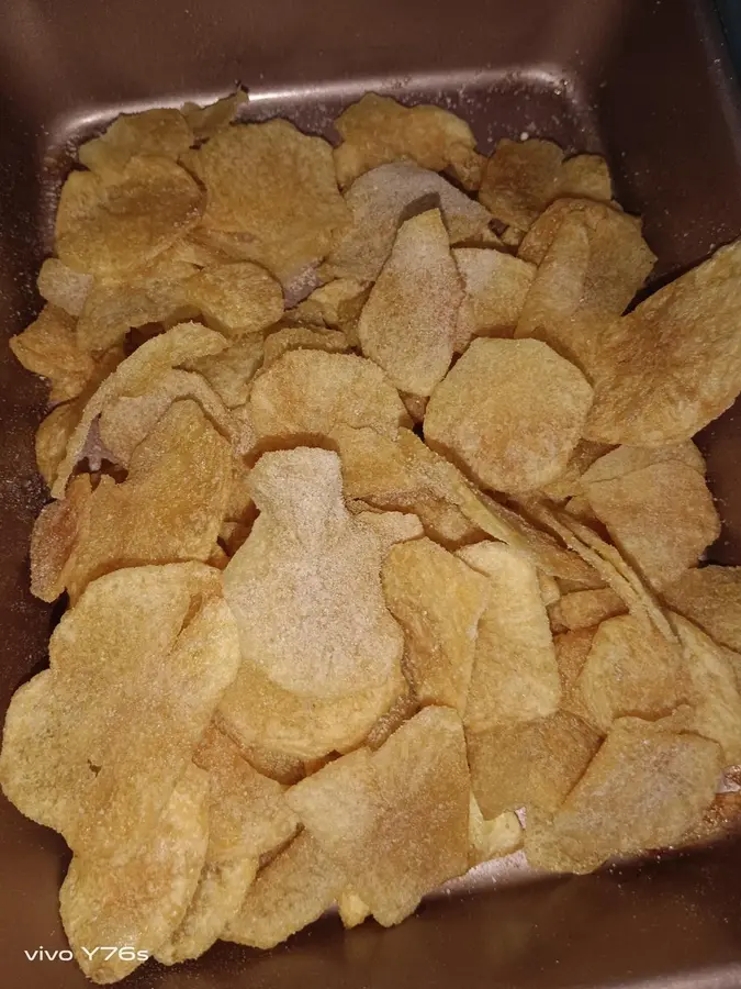 Homemade potato chips (sold outside in spikes) step 0