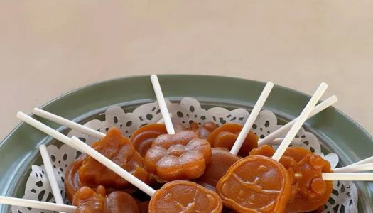 | No added kumquat apple lollipops