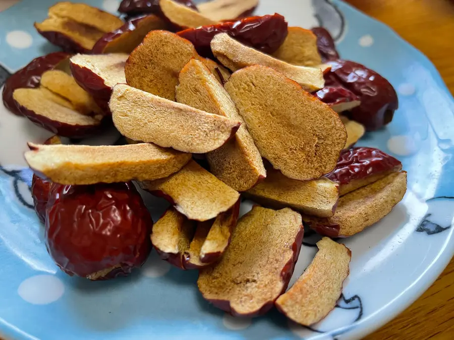 Healthy snacks
Black sesame walnut and red date shortbread step 0