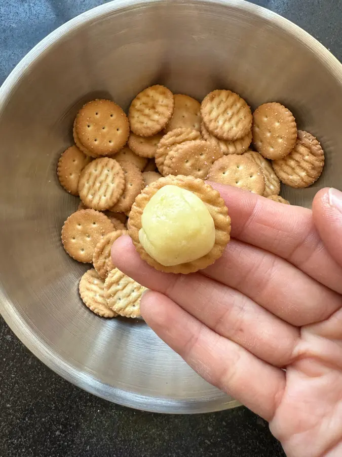 Nougat biscuits step 0