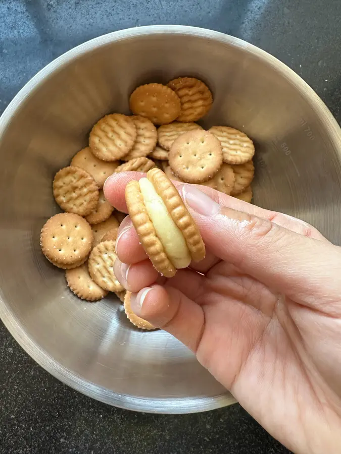 Nougat biscuits step 0