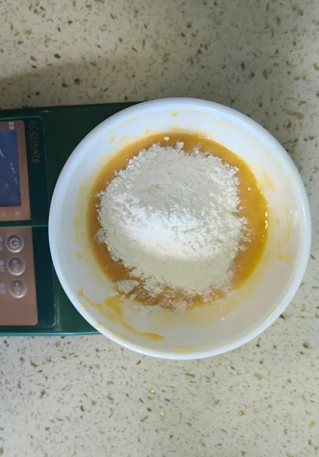 A banana makes a small snack for your baby: milky banana finger biscuits step 0