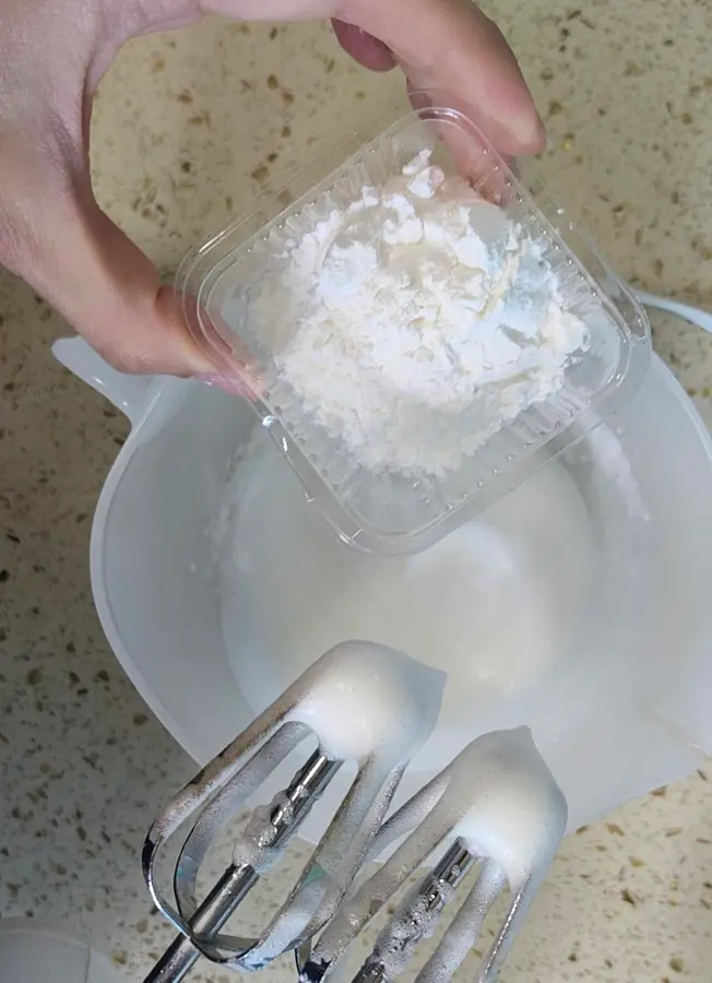 A banana makes a small snack for your baby: milky banana finger biscuits step 0