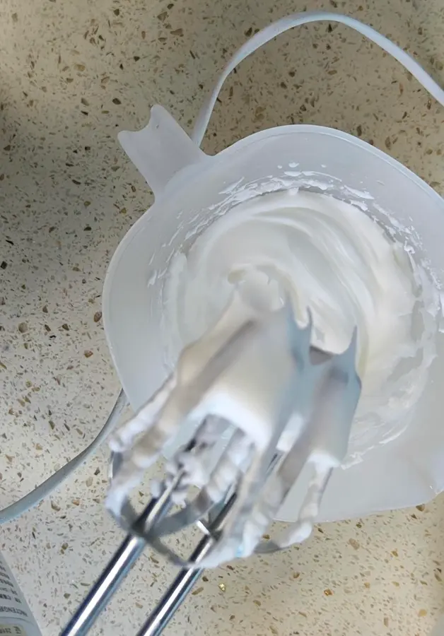 A banana makes a small snack for your baby: milky banana finger biscuits step 0