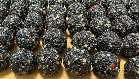 Small snack 2 – sesame balls