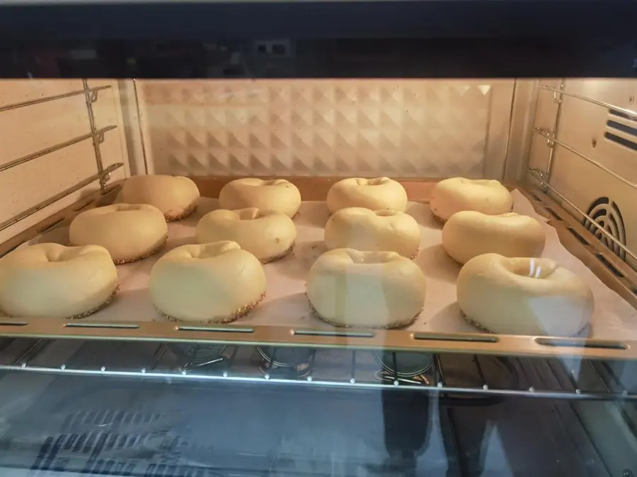 Spiced beef jerky bagels with crispy sesame base step 0