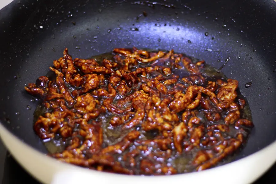 Super beautiful New Year's dish - shredded pork in Beijing sauce step 0