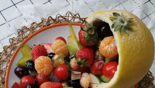 Five blessings in the door fruit plate